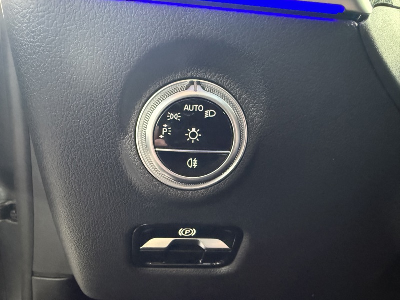 Image Mercedes-Benz CLASSE C BERLINE 220 d Berline AMG Line  Toit Ouvrant Full Led Apple CarPlay Pack Black 