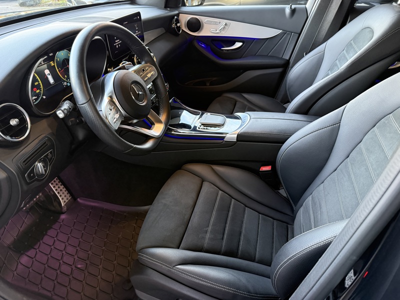 Image Mercedes-Benz GLC SUV 220 d 4MATIC SUV AMG Line  Toit Ouvrant Full Led Apple CarPlay Pack Black