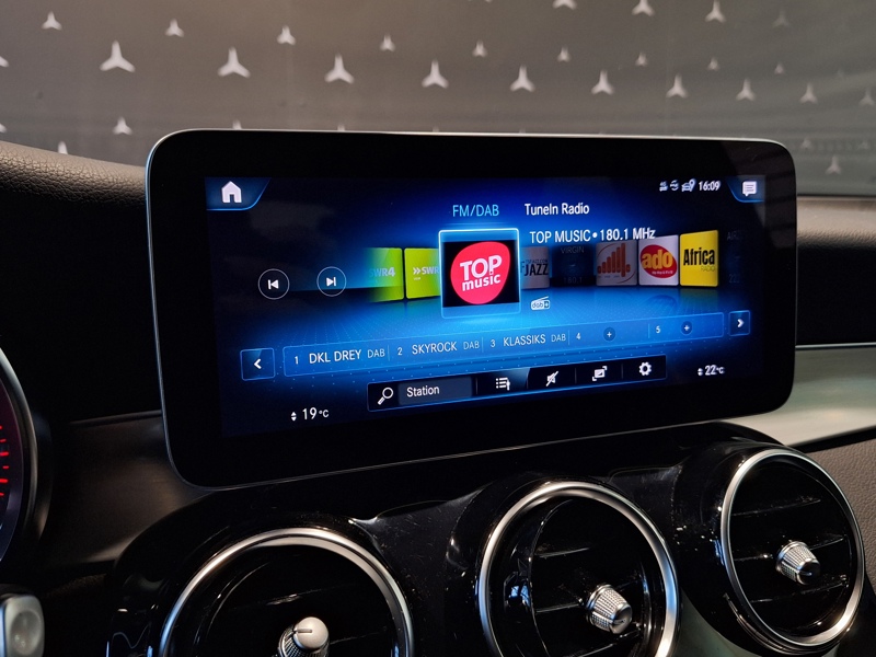 Image Mercedes-Benz GLC SUV GLC 300e 4MATIC SUV AMG Line  