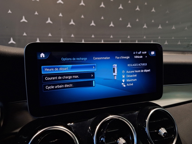 Image Mercedes-Benz GLC SUV GLC 300e 4MATIC SUV AMG Line  