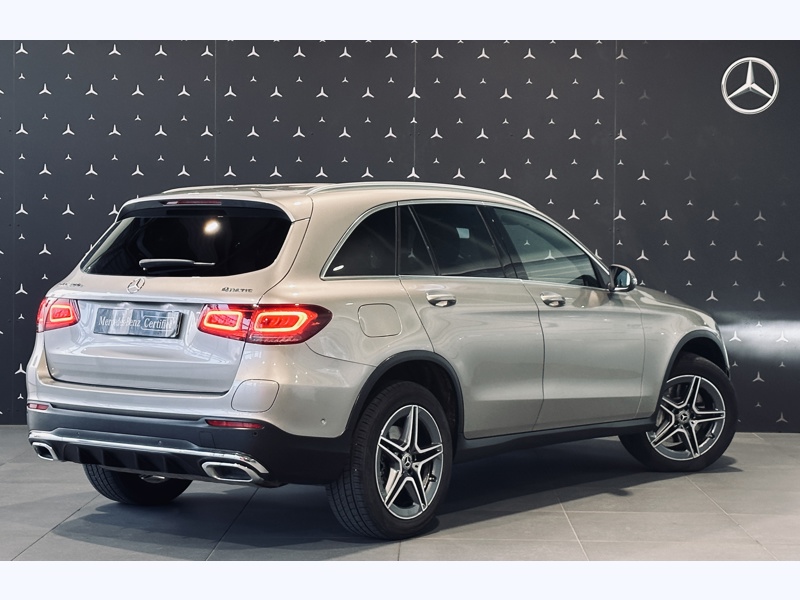 Image Mercedes-Benz GLC SUV GLC 300e 4MATIC SUV AMG Line  