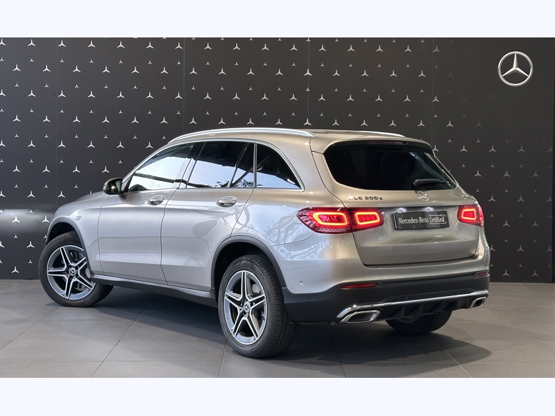 Image Mercedes-Benz GLC SUV GLC 300e 4MATIC SUV AMG Line  