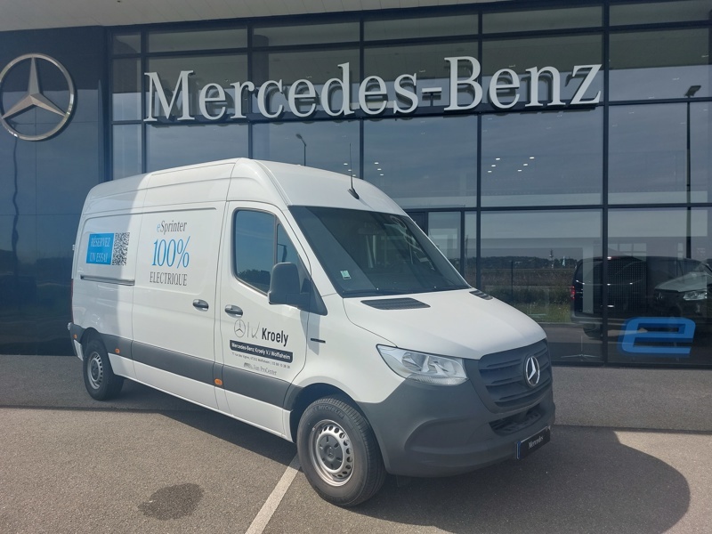 Photo Mercedes-Benz Sprinter e 312 Fourgon Toit sureleve Standard Véhicule de démonstration Sprinter eSprinter FG 39 3,5t