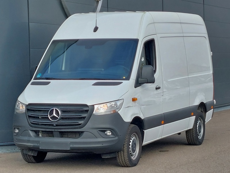 Photo Mercedes-Benz SPRINTER 317 CDI 37S L2H2 12M3  31.900euro HT Garantie 24mois Mercedes-Benz 