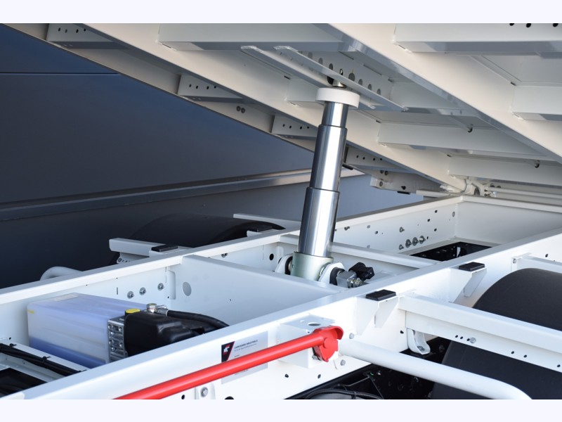 Mitsubishi FUSO CANTER NEUF 3C15M25 Benne /  145ch - BVM  - 39 200€ HT