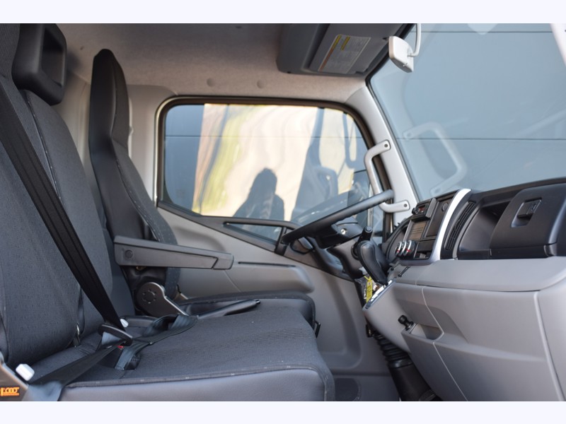 Mitsubishi FUSO CANTER NEUF 3C15M28 Benne  + Coffre /  145ch - BVA  - 42 300€ HT