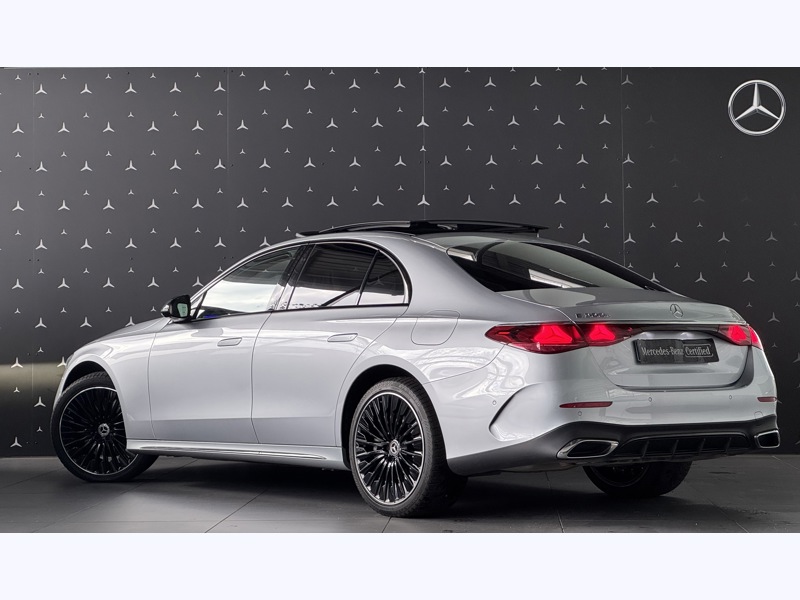 Image Mercedes-Benz CLASSE E 300 e Hybrid EQ AMG Line Berline Digital light TO GPS Carplay Caméra 360 HUD Burmester Sièges cuir é