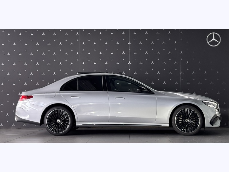Image Mercedes-Benz CLASSE E 300 e Hybrid EQ AMG Line Berline Digital light TO GPS Carplay Caméra 360 HUD Burmester Sièges cuir é