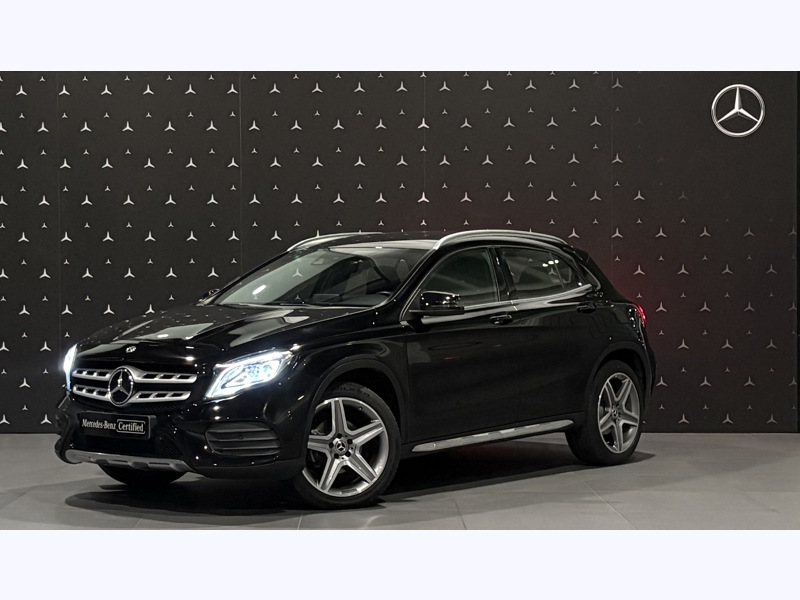 Photo Mercedes-Benz GLA 180 Intuition Pack AMG Line 