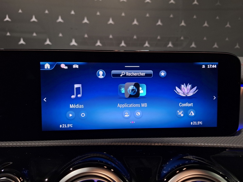 Image Mercedes-Benz CLA SHOOTING BRAKE CLA 200 d Shooting Brake AMG Line  1186 CLA 200 d Shooting Brake