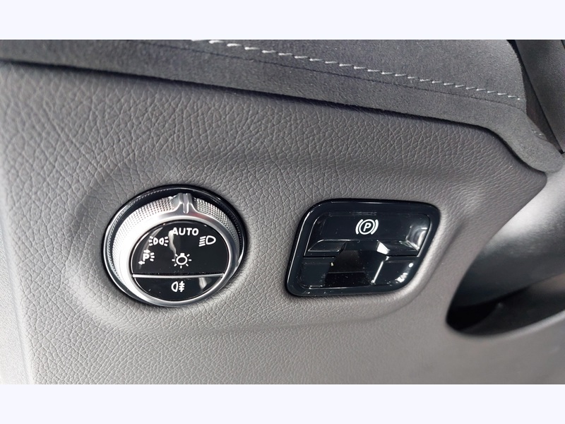 Image Mercedes-Benz EQE SUV EQE 350 4MATIC SUV AMG Line  