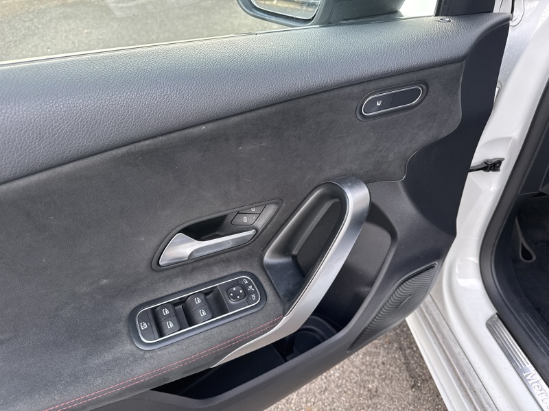 Image Mercedes-Benz CLASSE A 180 d AMG Line AMG Line 