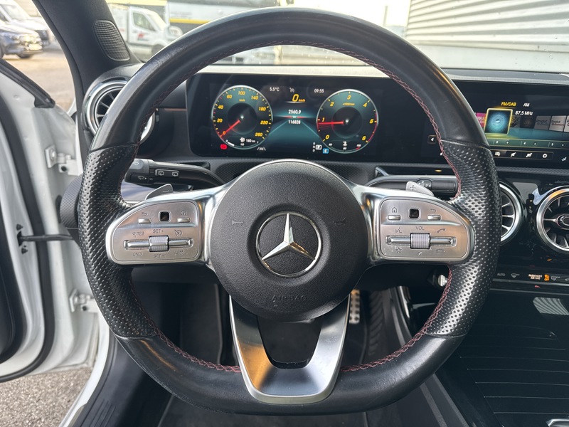 Image Mercedes-Benz CLASSE A 180 d AMG Line AMG Line 