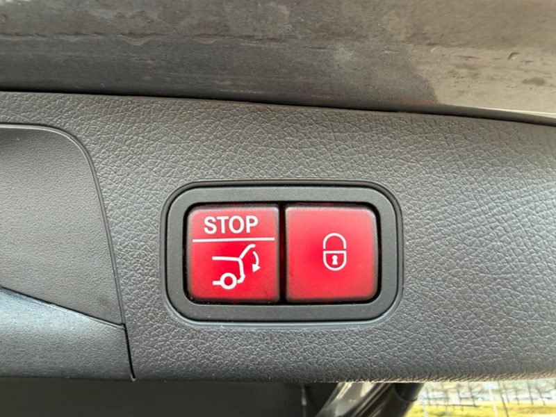 Image Mercedes-Benz GLA 250 e AMG Line 1.3 160+102 8G-DCT Toit ouvrant sièges av elect et chauff MULTIBEAM sono advanced Cha