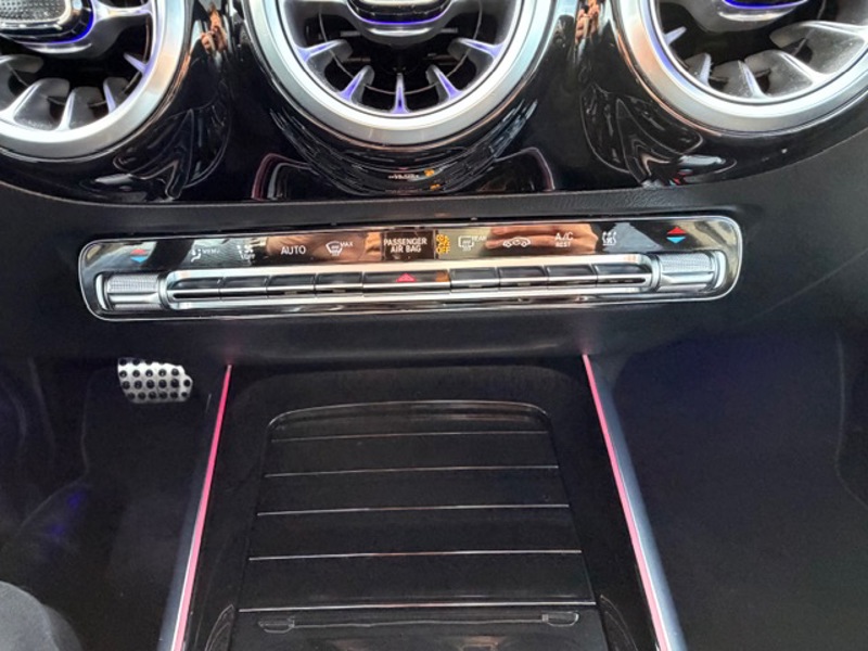 Image Mercedes-Benz GLA 250 e AMG Line 1.3 160+102 8G-DCT Toit ouvrant sièges av elect et chauff MULTIBEAM sono advanced Cha