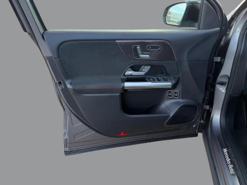 Image Mercedes-Benz GLA 250 e AMG Line 1.3 160+102 8G-DCT Toit ouvrant sièges av elect et chauff MULTIBEAM sono advanced Cha