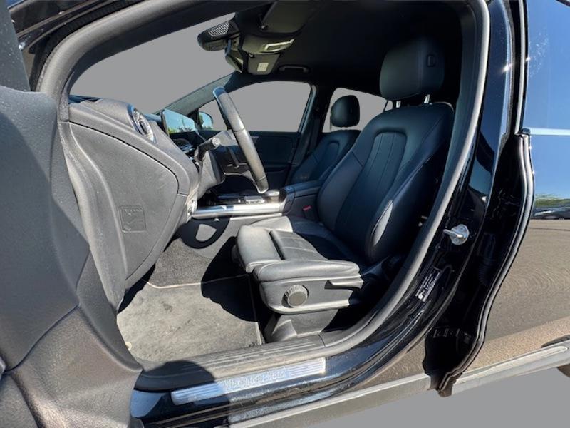 Image Mercedes-Benz GLA 200 d  Business Line Pack Progressive 2.0 150 8G-DCT Angle mort Cam recul Sièges av chauffants Détec