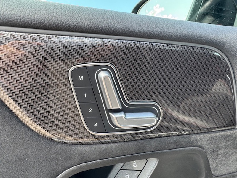 Image Mercedes-Benz GLB 200 d AMG Line 2.0 150 8G-DCT Carplay Caméra Angle mort Sièges av elect LED 7 places Hayon auto Faib