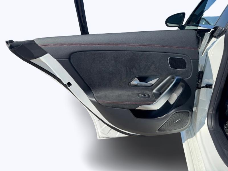 Image Mercedes-Benz CLA COUPÉ 200 d AMG Line 2.0 150 8G-DCT Toit ouvrant Distronic Carplay Angle mort Pack hiver Cam 360 Handsfree