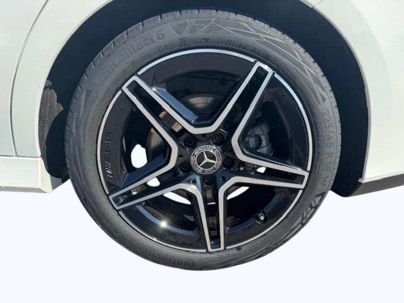 Image Mercedes-Benz CLA COUPÉ 200 d AMG Line 2.0 150 8G-DCT Toit ouvrant Distronic Carplay Angle mort Pack hiver Cam 360 Handsfree