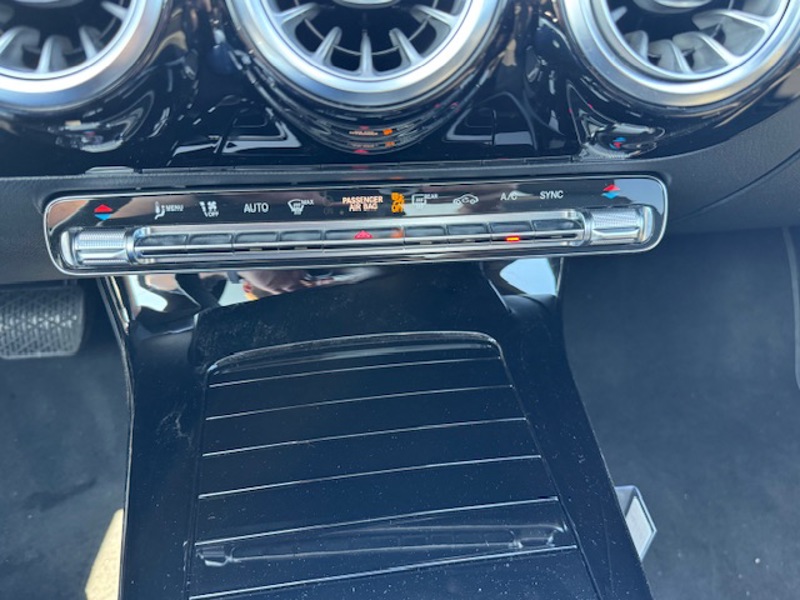 Image Mercedes-Benz CLA COUPÉ 180 Progressive Line Advanced Plus 1.3 136 7G-DCT Toit ouvrant Sieges AV elect Handsfree Keyless go 