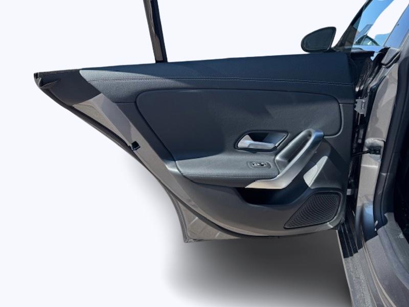 Image Mercedes-Benz CLA COUPÉ 180 Progressive Line Advanced Plus 1.3 136 7G-DCT Toit ouvrant Sieges AV elect Handsfree Keyless go 