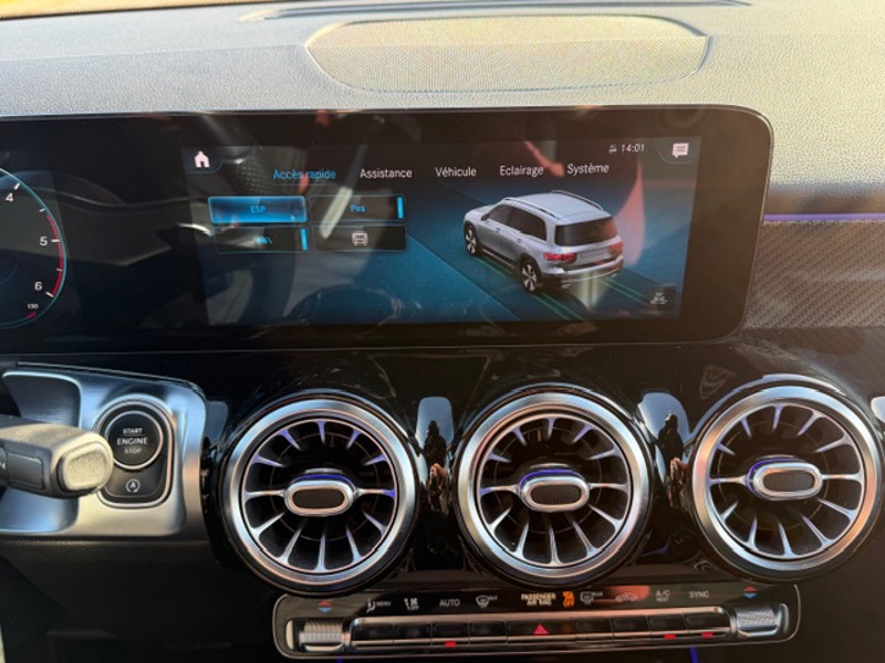 Image Mercedes-Benz GLB 200 d AMG Line 2.0 150 8G-DCT Angle mort Cam recul 7 Places Hayon auto Handsfree access Sièges av el