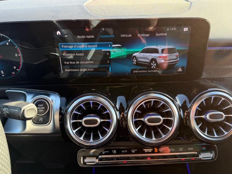 Image Mercedes-Benz GLB 200 d AMG Line 2.0 150 8G-DCT Angle mort Cam recul 7 Places Hayon auto Handsfree access Sièges av el