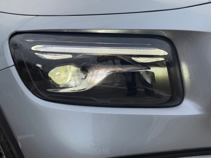 Image Mercedes-Benz GLB 200 d AMG Line 2.0 150 8G-DCT Toit ouvrant Pack hiver Pack sport black MULTIBEAM Hayon auto Handsfre