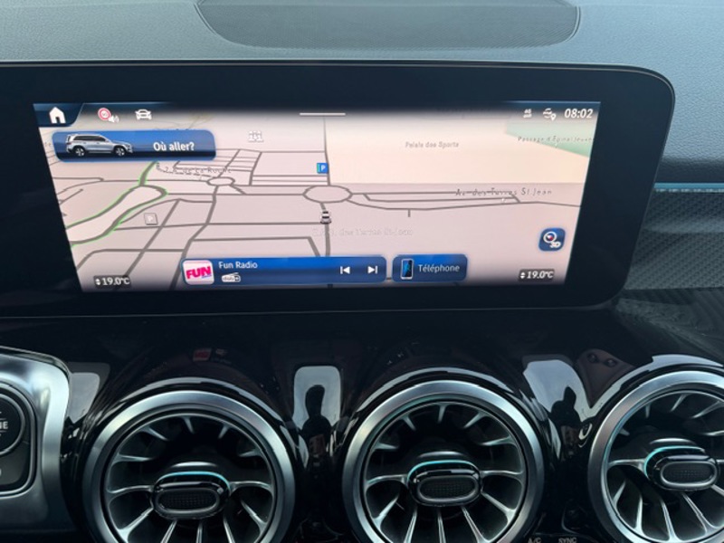 Image Mercedes-Benz GLB 200 d AMG Line 2.0 150 8G-DCT Toit ouvrant Pack hiver Pack sport black MULTIBEAM Hayon auto Handsfre