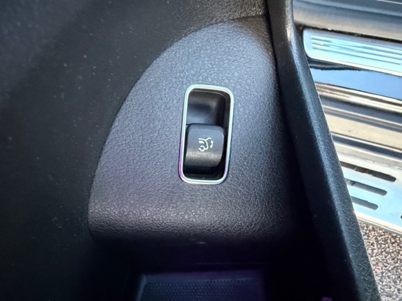 Image Mercedes-Benz GLE SUV 350 de 4MATIC AMG Line 2.0 194 + 136 4x4 9G-Tronic Toit ouvrant Attelage Distronic Sono premium Hand