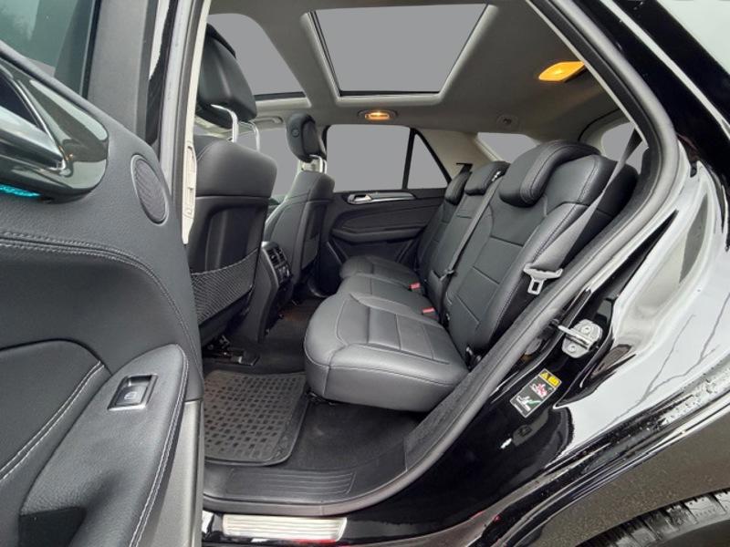 Image Mercedes-Benz GLE SUV 350 d 4MATIC Fascination  3.0 258 4X4 9G-Tronic Toit ouvrant Carplay Angle mort Feux auto Sieges av 