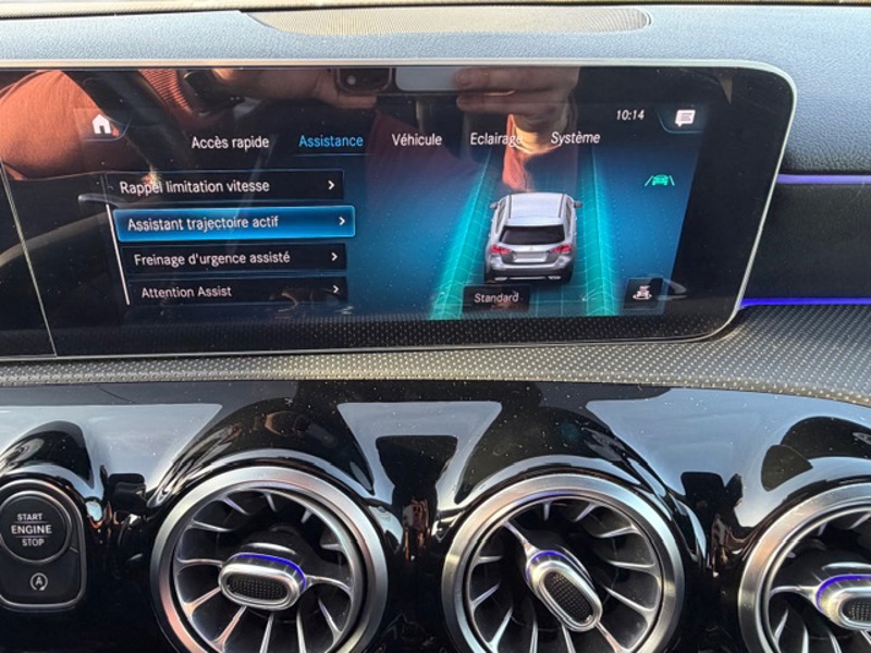 Image Mercedes-Benz CLASSE A A 220 d Berline AMG Line 2.0 190 8G-DCT  Sieges av chauffants Eclairage ambiance Réalité augmentée K