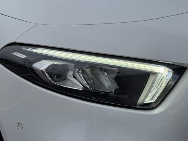 Image Mercedes-Benz CLASSE A 200 d Progressive Line 2.0 150 8G-DCT Camera de recul Aide au parking Siège av chauffants Eclairage 