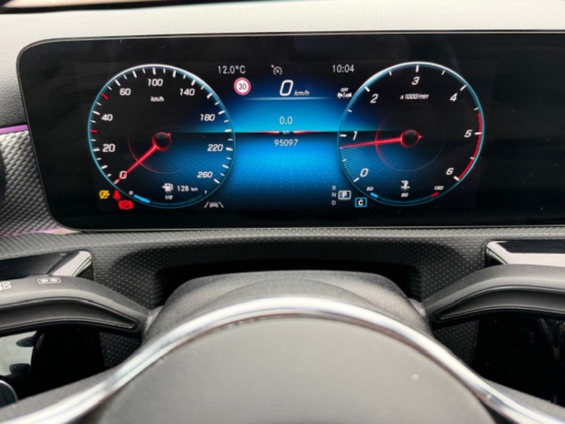 Image Mercedes-Benz CLASSE A 200 d Progressive Line 2.0 150 8G-DCT Camera de recul Aide au parking Siège av chauffants Eclairage 