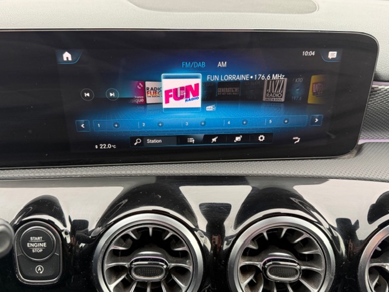 Image Mercedes-Benz CLASSE A 200 d Progressive Line 2.0 150 8G-DCT Camera de recul Aide au parking Siège av chauffants Eclairage 