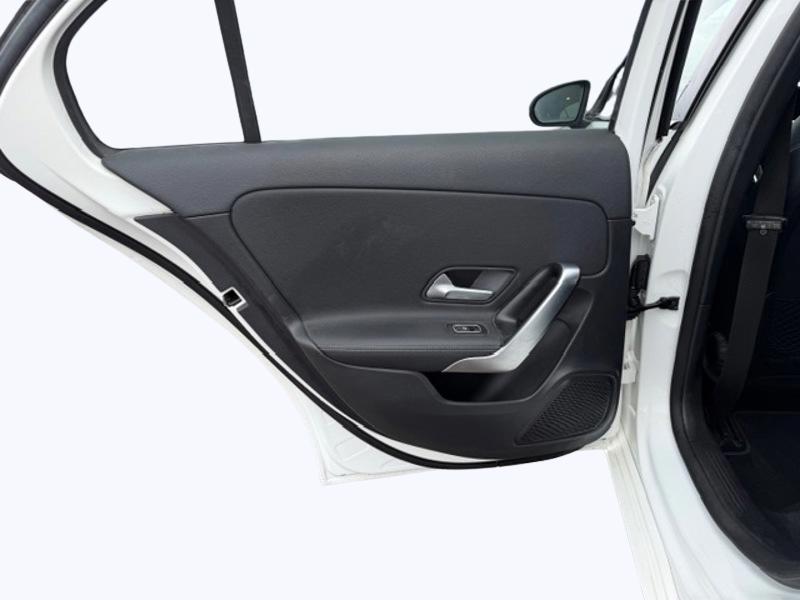 Image Mercedes-Benz CLASSE A 200 d Progressive Line 2.0 150 8G-DCT Camera de recul Aide au parking Siège av chauffants Eclairage 