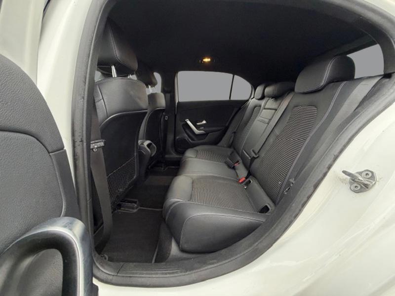 Image Mercedes-Benz CLASSE A 200 d Progressive Line 2.0 150 8G-DCT Camera de recul Aide au parking Siège av chauffants Eclairage 