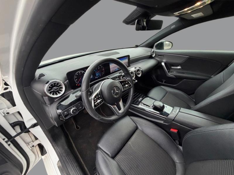 Image Mercedes-Benz CLASSE A 200 d Progressive Line 2.0 150 8G-DCT Camera de recul Aide au parking Siège av chauffants Eclairage 