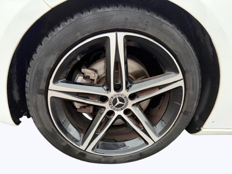 Image Mercedes-Benz CLASSE A 200 d Progressive Line 2.0 150 8G-DCT Camera de recul Aide au parking Siège av chauffants Eclairage 