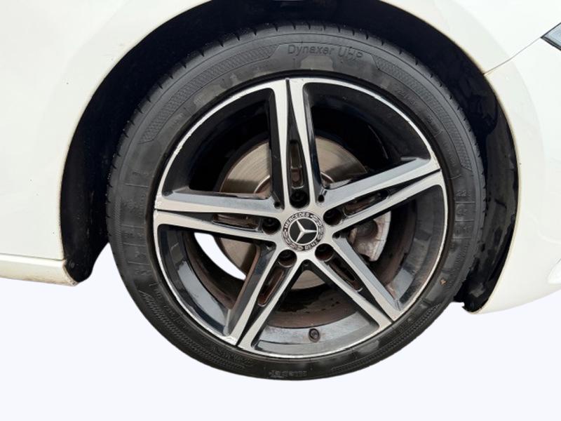 Image Mercedes-Benz CLASSE A 200 d Progressive Line 2.0 150 8G-DCT Camera de recul Aide au parking Siège av chauffants Eclairage 