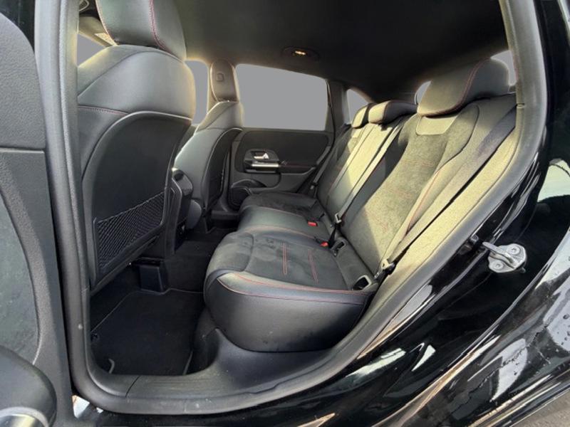 Image Mercedes-Benz CLASSE B 180 d AMG Line Edition 2.0 116 8G-DCT Cam recul Pack sport black PARKTRONIC Hayon auto Keyless go Si