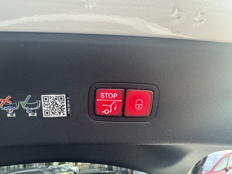 Image Mercedes-Benz GLC COUPÉ GLC 220 d 4MATIC Coupé AMG Line  